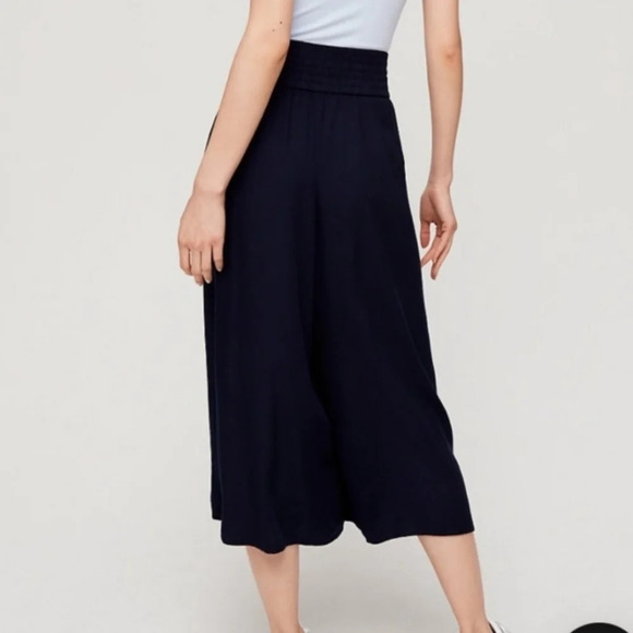 Aritzia Wilfred High Waisted Culotte Black Cropped wide leg pant M Elastic Waist - Picture 1 of 10